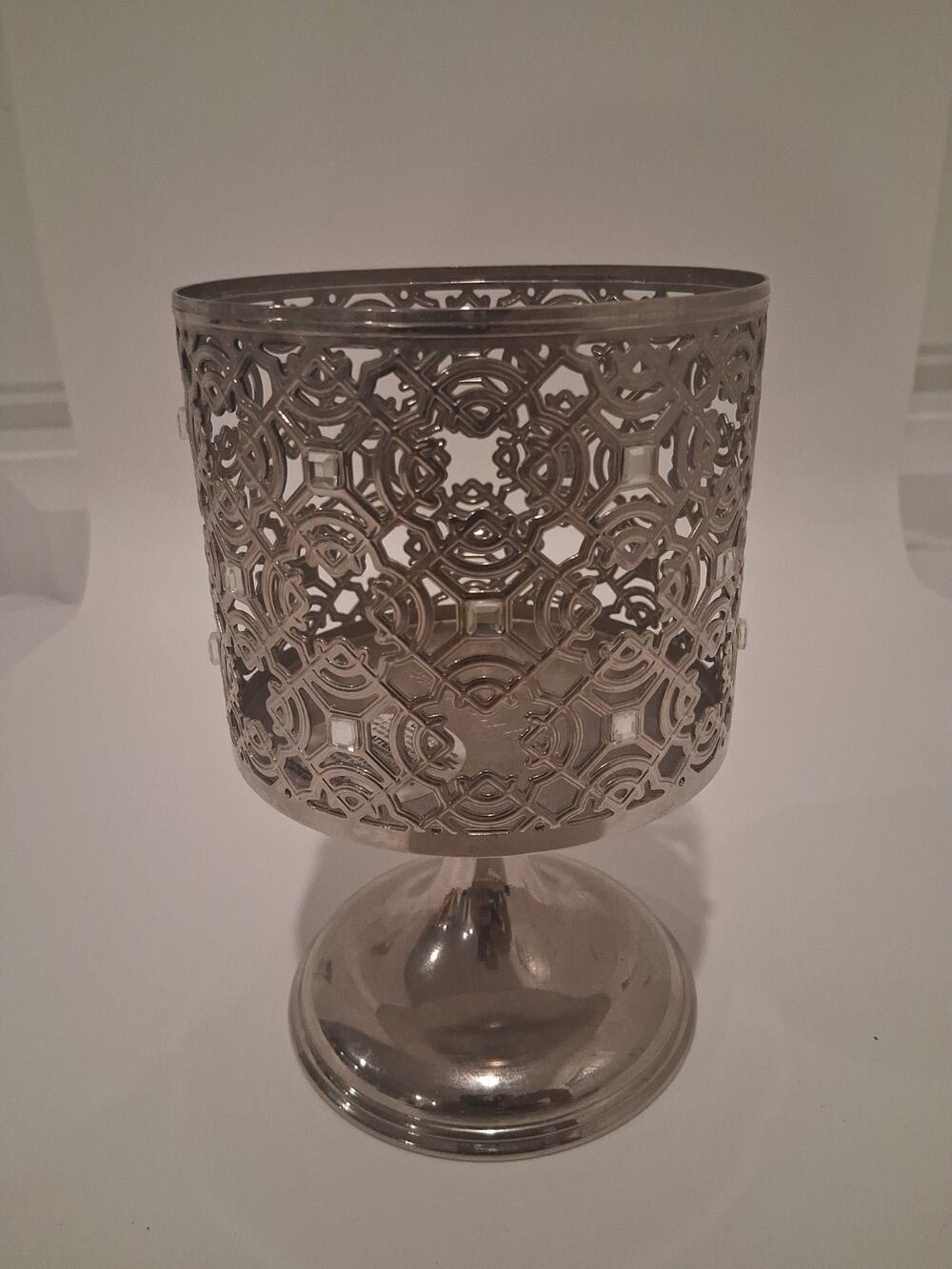 Bath & Body Works Silver Ornate Filigree Pedestal 3-Wick Candle Holder Sleeve